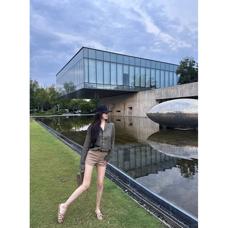 秋季款显瘦修身小众网红穿搭薄款长袖上衣休闲简约高腰高腰短裤女