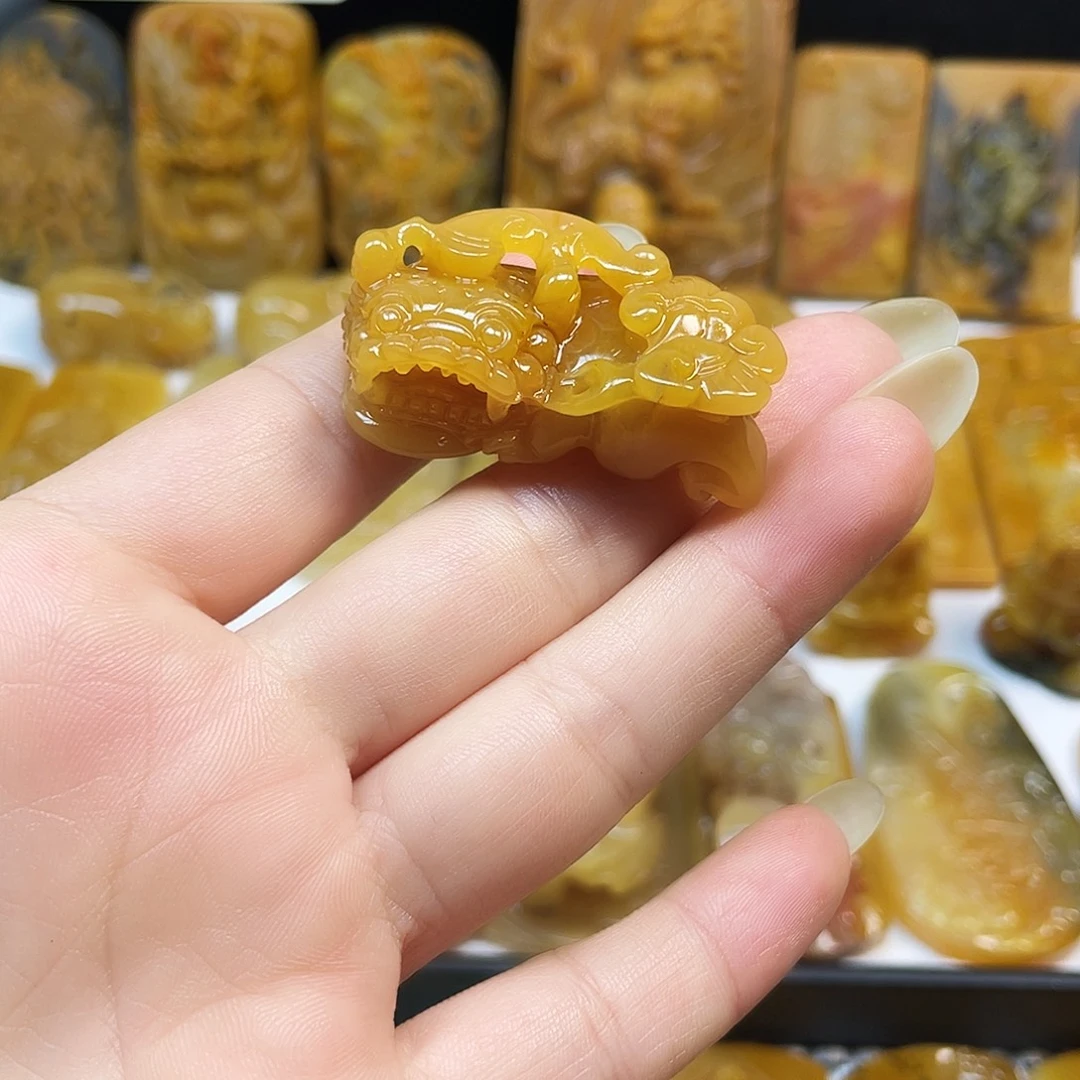 石英质玉（黄龙玉）未镶嵌吊坠(不含链)