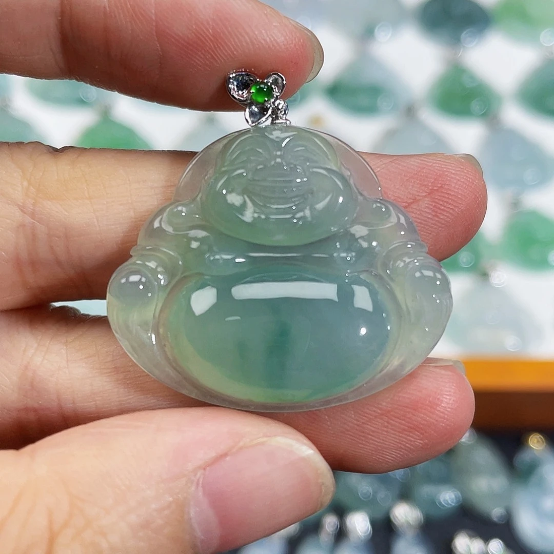 翡翠18K金镶嵌颈饰吊坠