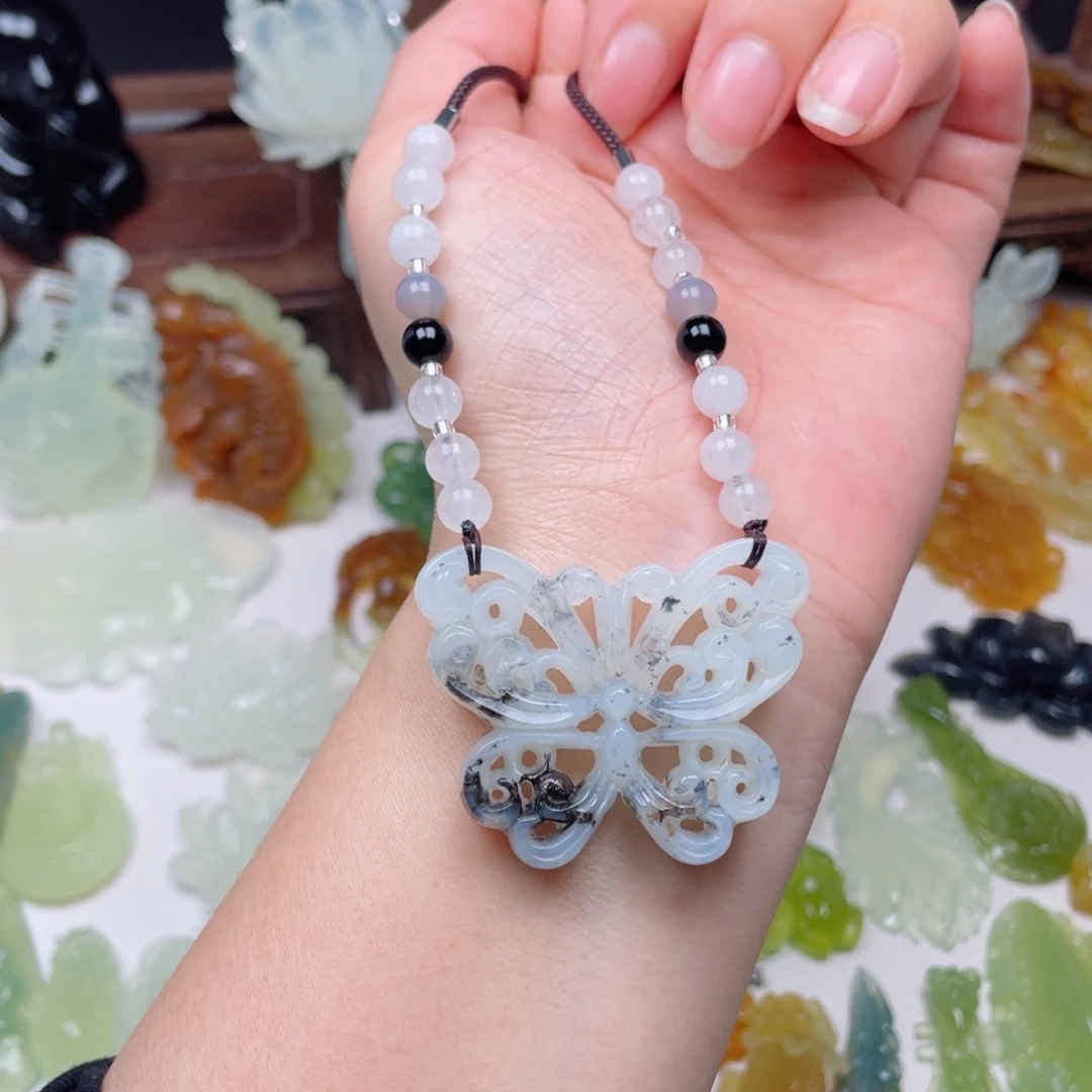 蛇纹石玉未镶嵌颈饰