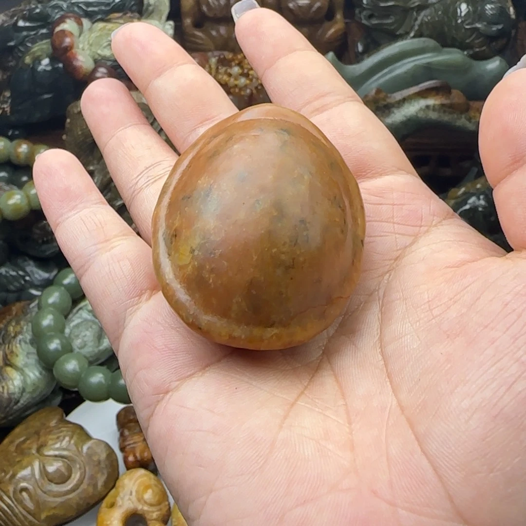 透闪石质玉未镶嵌珠宝奇石