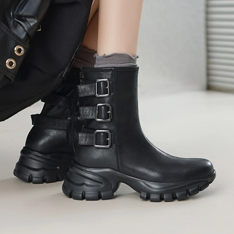 时装靴2025年秋季简约松糕底坡跟纯色机车靴机车靴短筒靴马丁