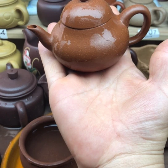 茶壶紫砂将坡泥梨形100豪升左右有瑕疵