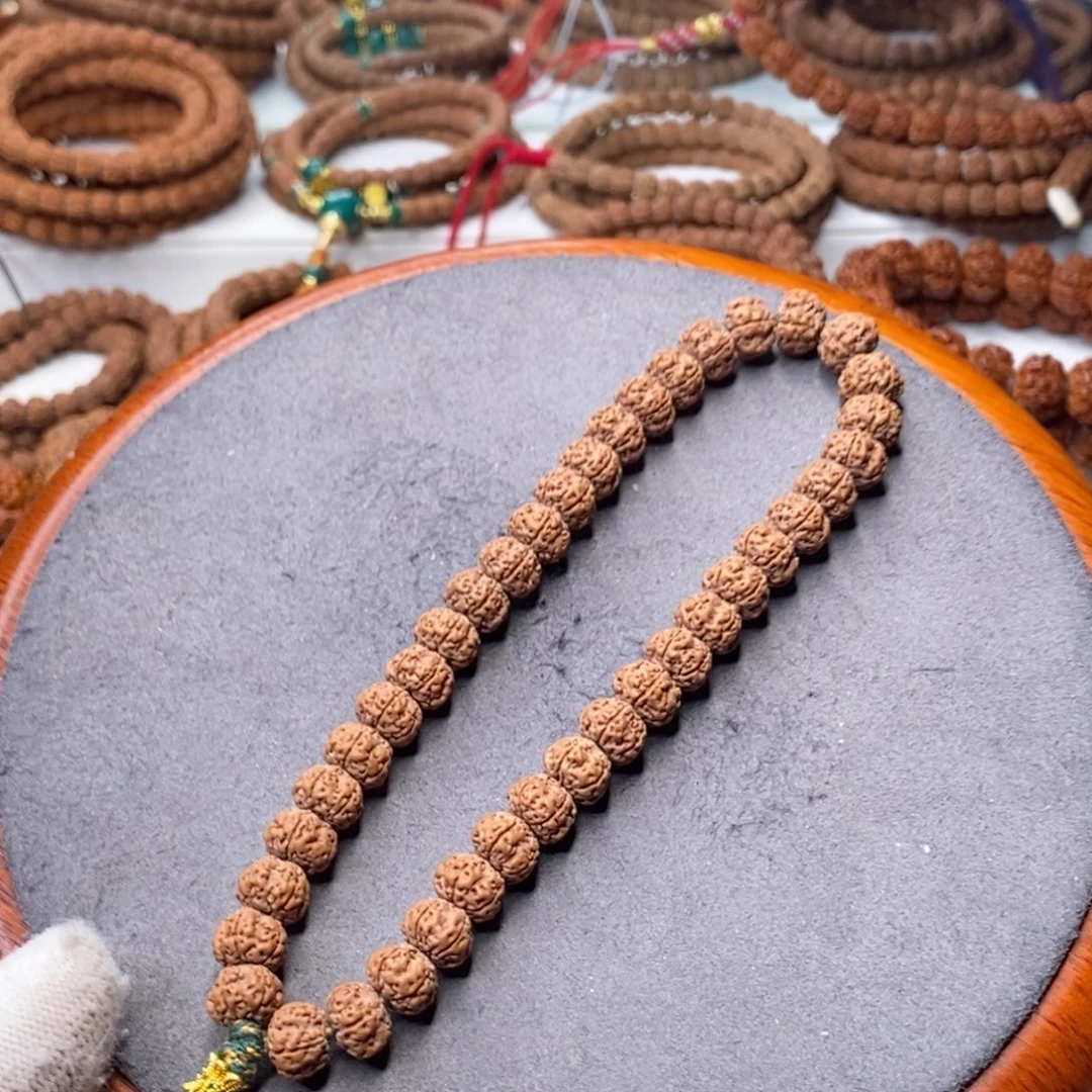 金刚菩提手串货头～五瓣飞碟平细，尺寸10