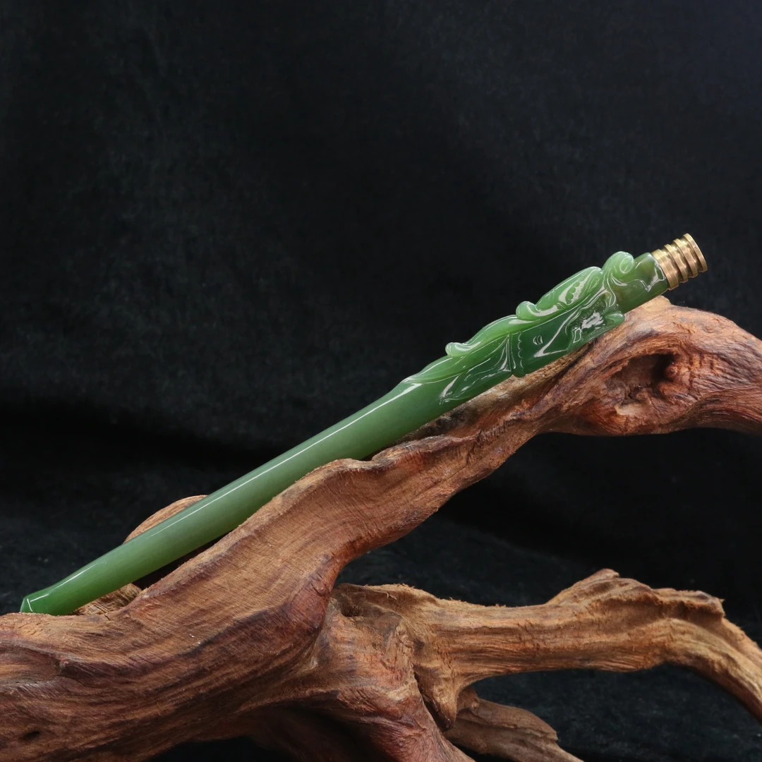 45和田玉龙头烟嘴/600722上海嘉禾拍卖