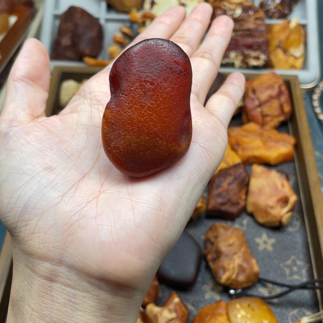 琥珀未镶嵌珠宝奇石