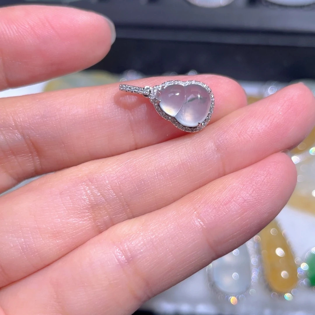 颈饰18K金镶嵌翡翠翡翠