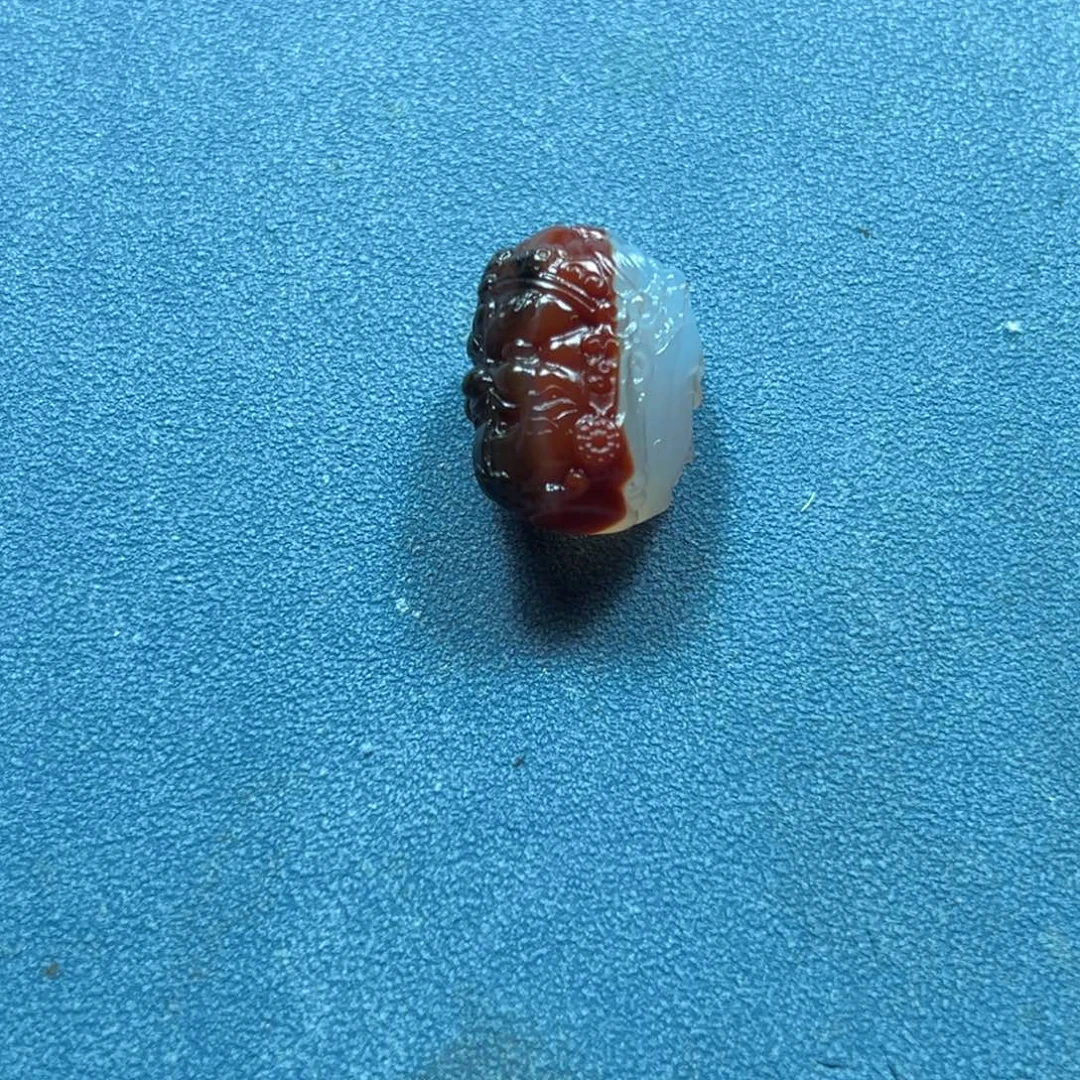 曾***经颈饰未镶嵌南红玛瑙