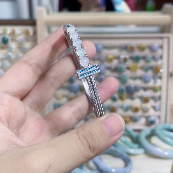 翡翠未镶嵌颈饰天然翡翠