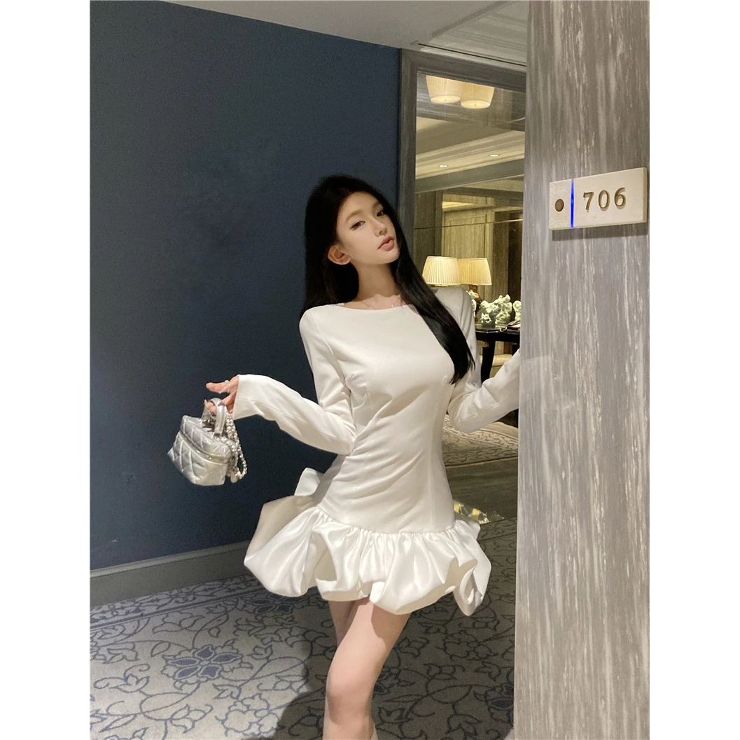 法式设计感纯欲立裁褶皱长袖花瓣裙女秋修身显瘦芭蕾风花苞连衣裙