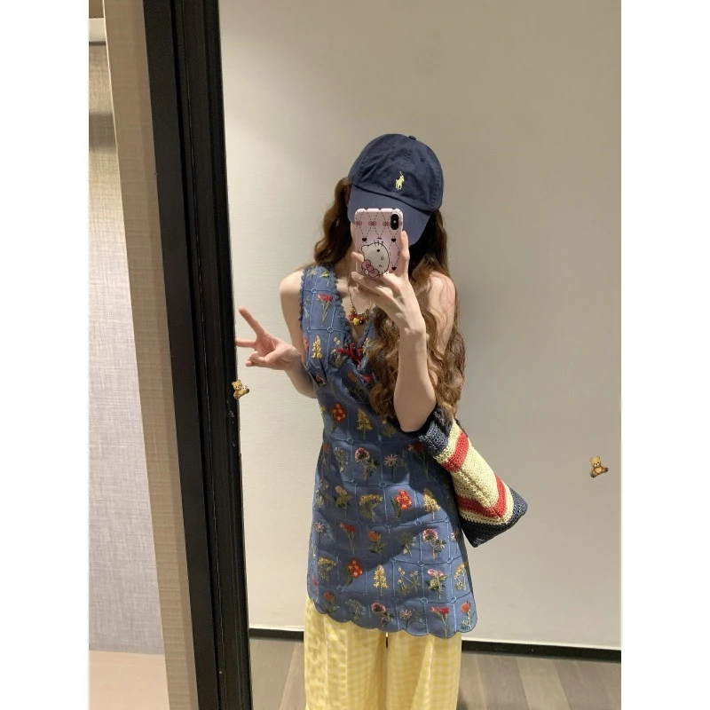 法式v领无袖背心连衣裙女夏季新款气质收腰小个子短裙设计感牛仔