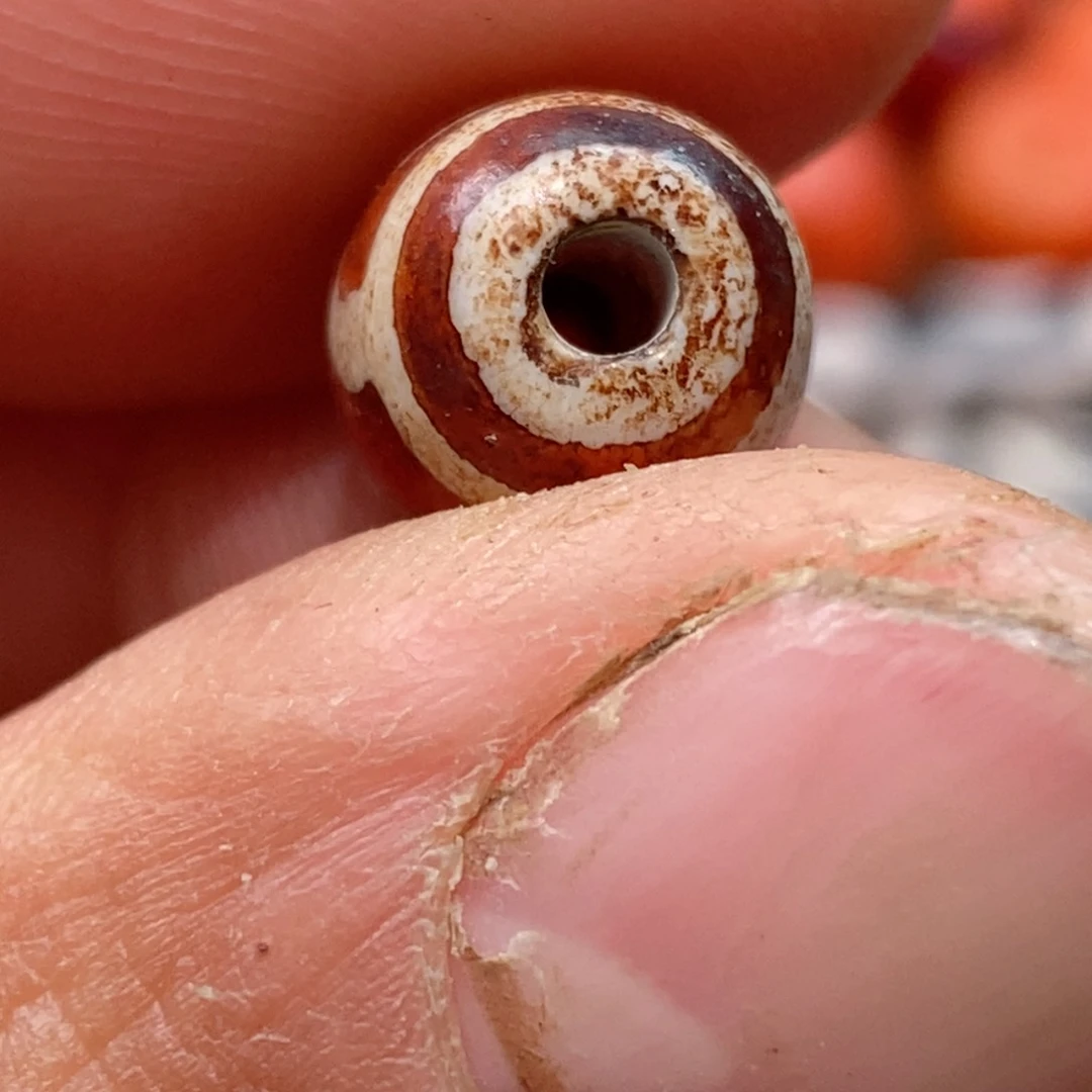 未镶嵌珠子的颜色也很漂亮玛瑙/玉髓