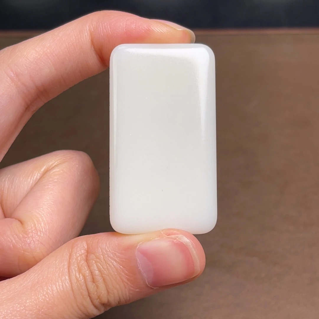 和田玉未镶嵌颈饰680带巧雕