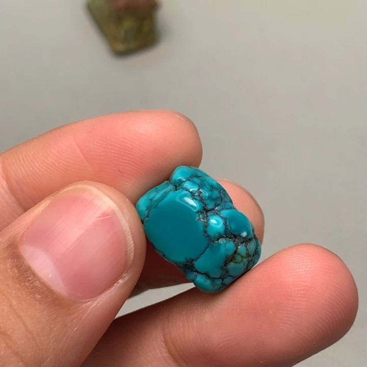 绿松石未镶嵌颈饰