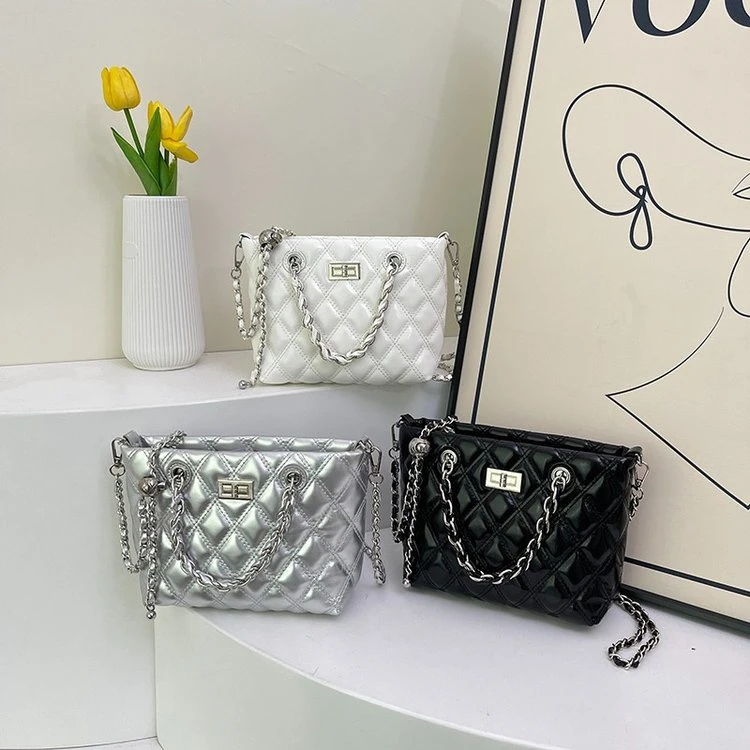 2025年夏季单肩斜挎手提包女包小香风洋气轻奢时尚百搭小包包菱格