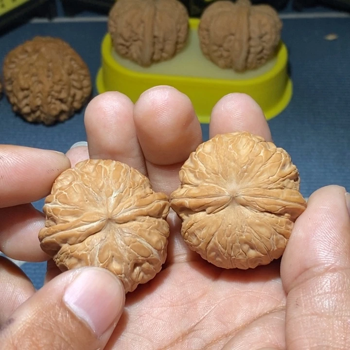 文玩核桃把件来*元宝39