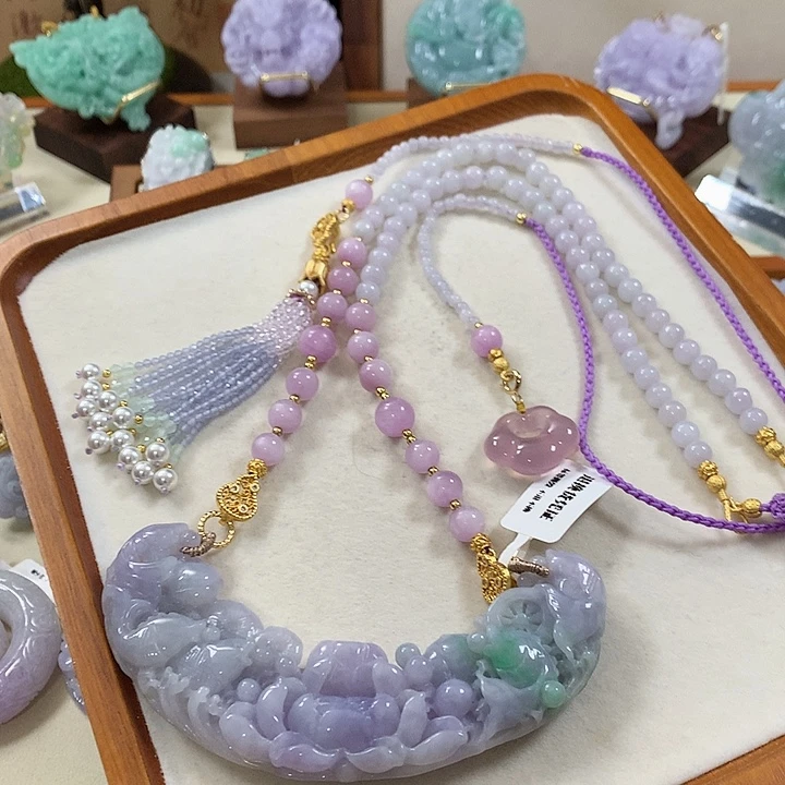 翡翠未镶嵌颈饰翡翠吊坠