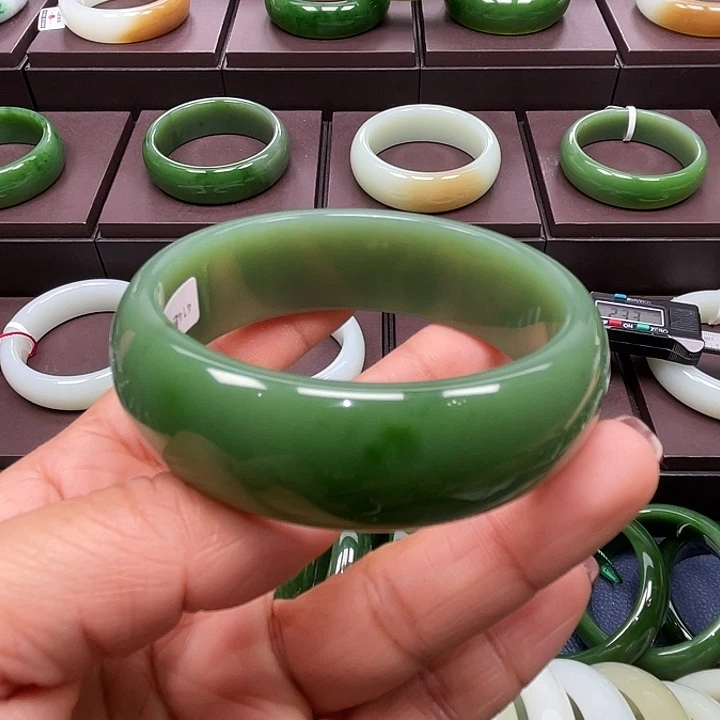 和田玉未镶嵌手镯5758