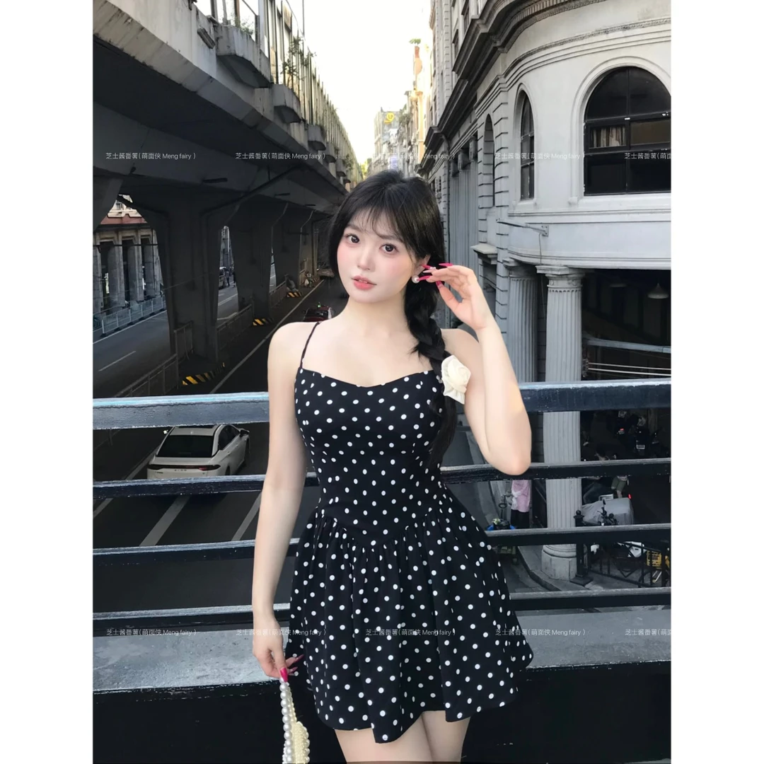 萌面侠 现货【暗夜甜心】纯欲小众女装裙子吊带裙带胸垫欧若风6202