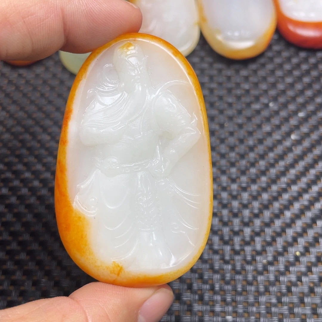 用***4和田玉未镶嵌颈饰