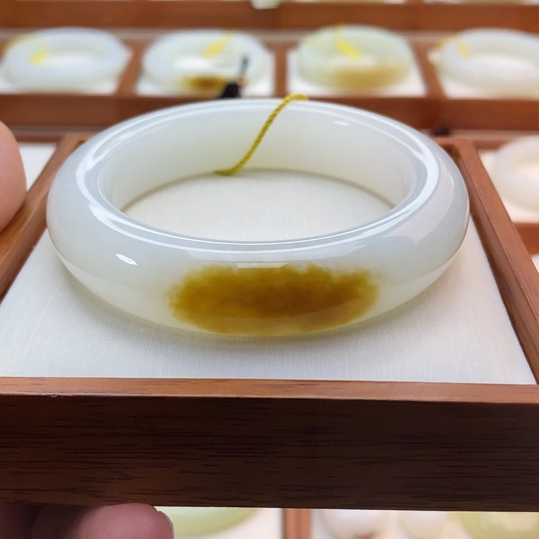 手链未镶嵌和田玉（糖玉）