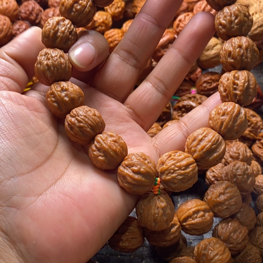 逯***人吊坠文玩核桃树王