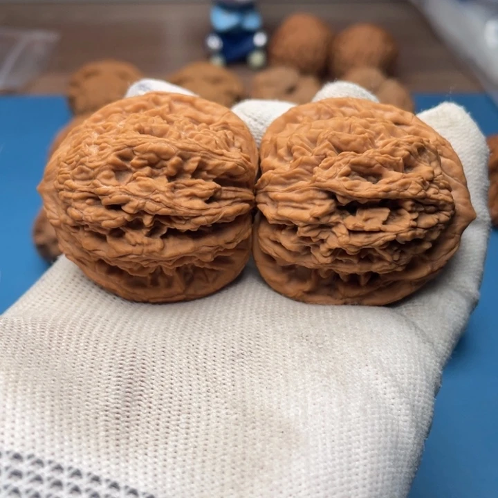 文玩核桃把件?****?42虎头a 12