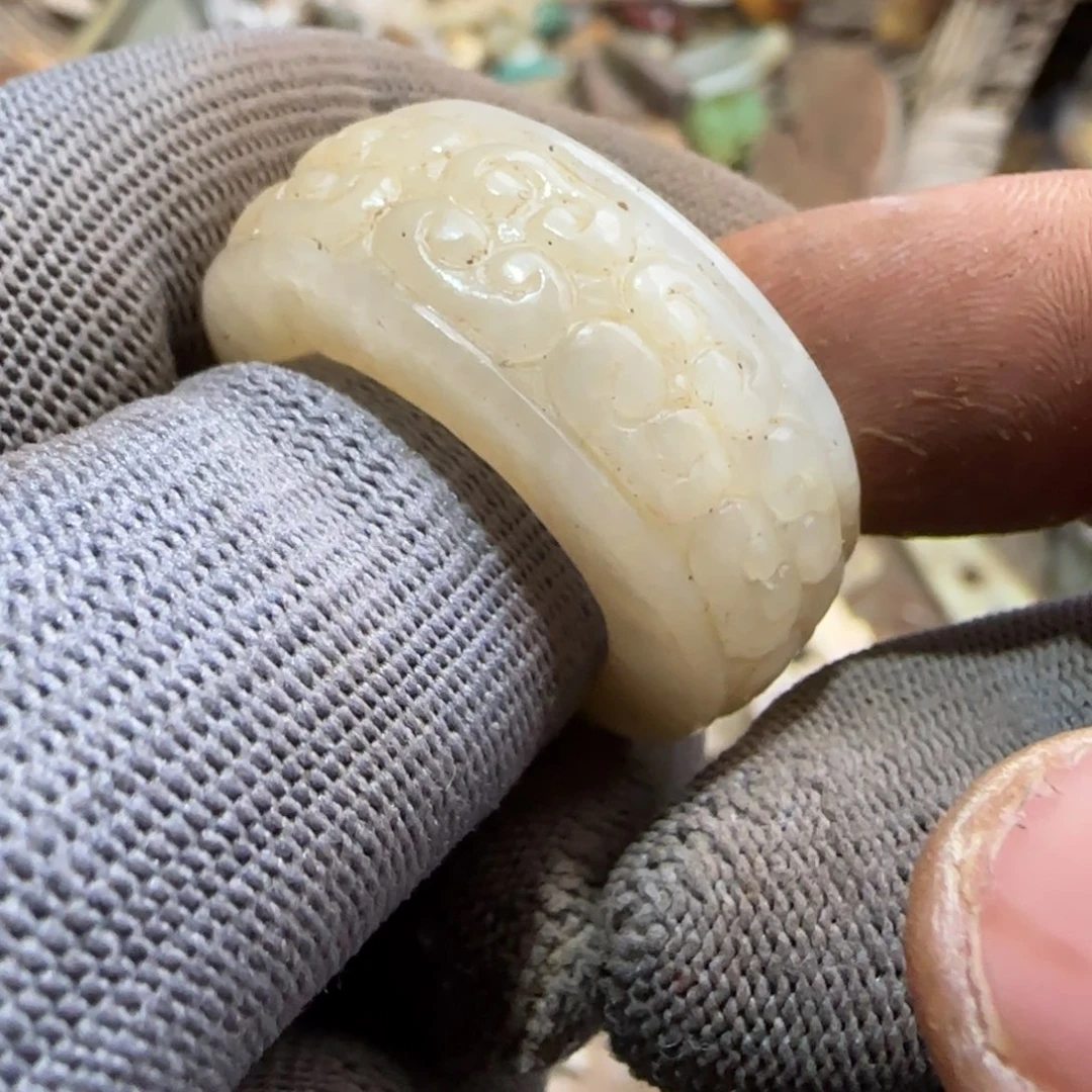 和田玉（糖玉）未镶嵌挂件