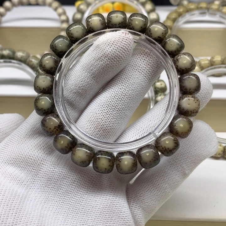 冷***丁手串星月菩提黑冰大眼睛11/10