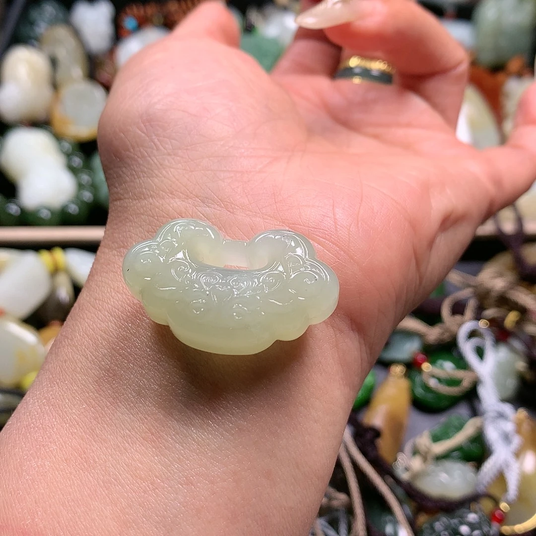 和田玉吊坠未镶嵌陌****倾