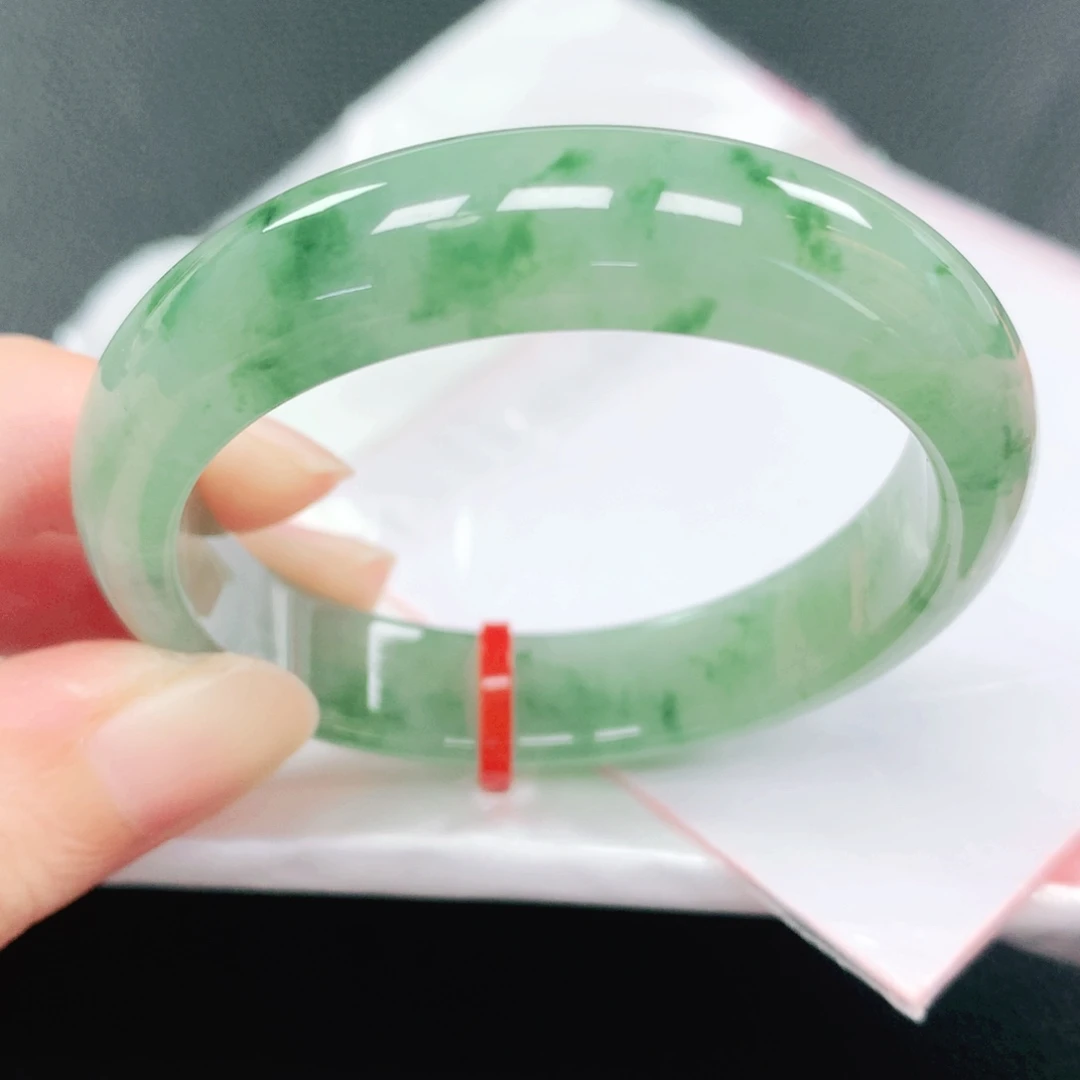 未镶嵌手镯翡翠53贵