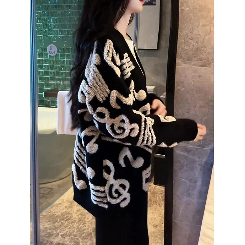 欧货时髦洋气高级感设计黑白针织外套秋季宽松休闲潮流减龄上衣女
