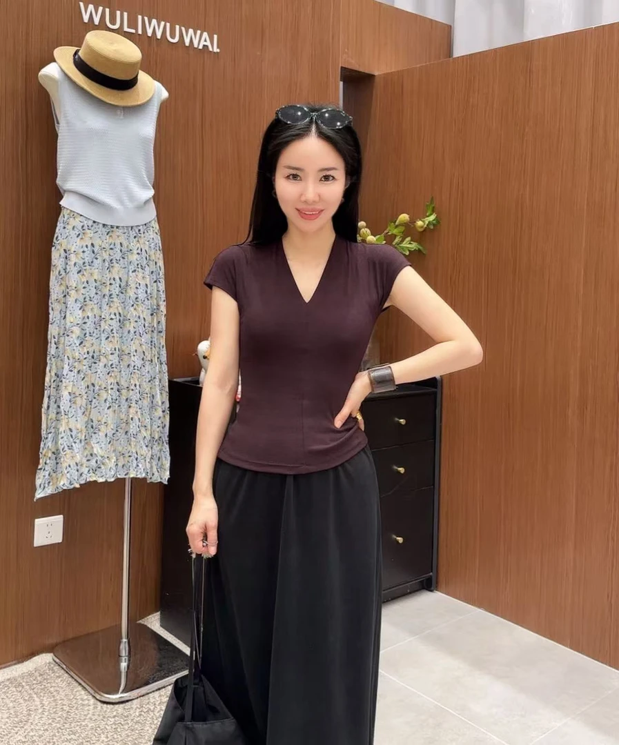 鑫燃KIKI 韩系温柔风V领时尚短袖 2026 WU