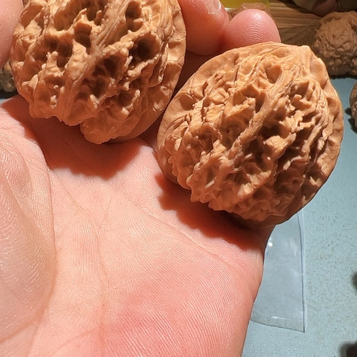 漱***阁文玩核桃把件泰山石41