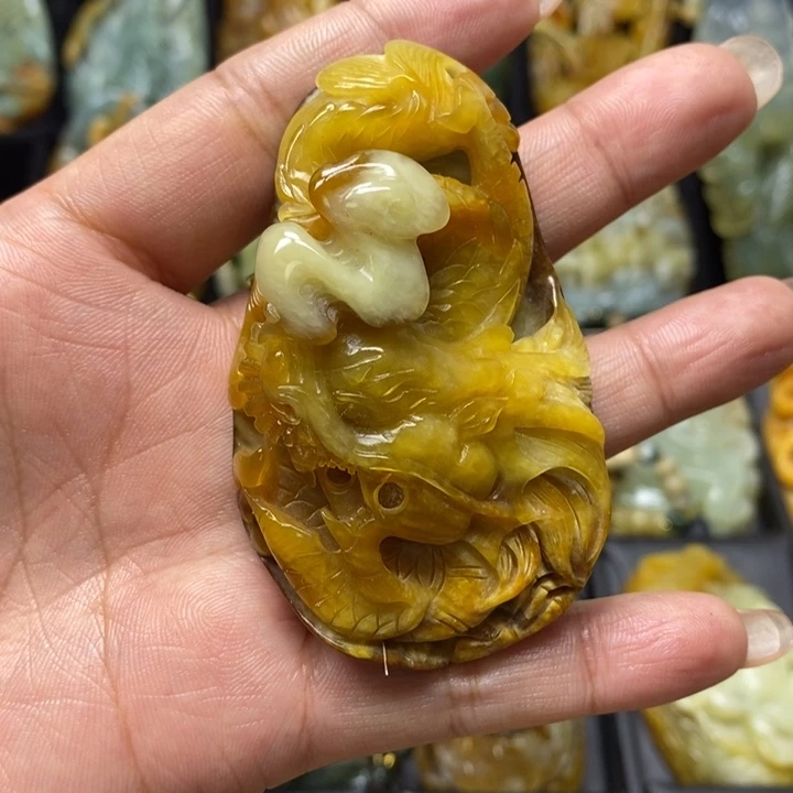 蛇纹石玉吊坠未镶嵌