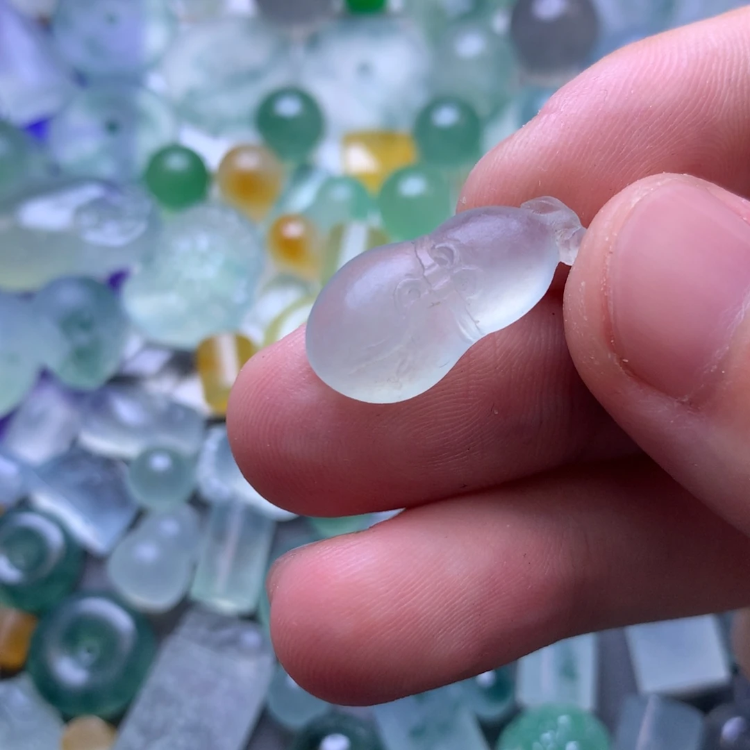 定制翡翠未镶嵌挂件