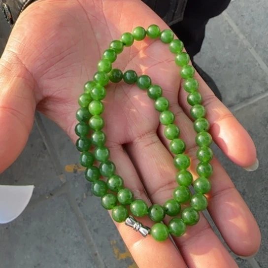 和田玉颈饰未镶嵌卡8菠菜绿，多样性发一，微红皮老料