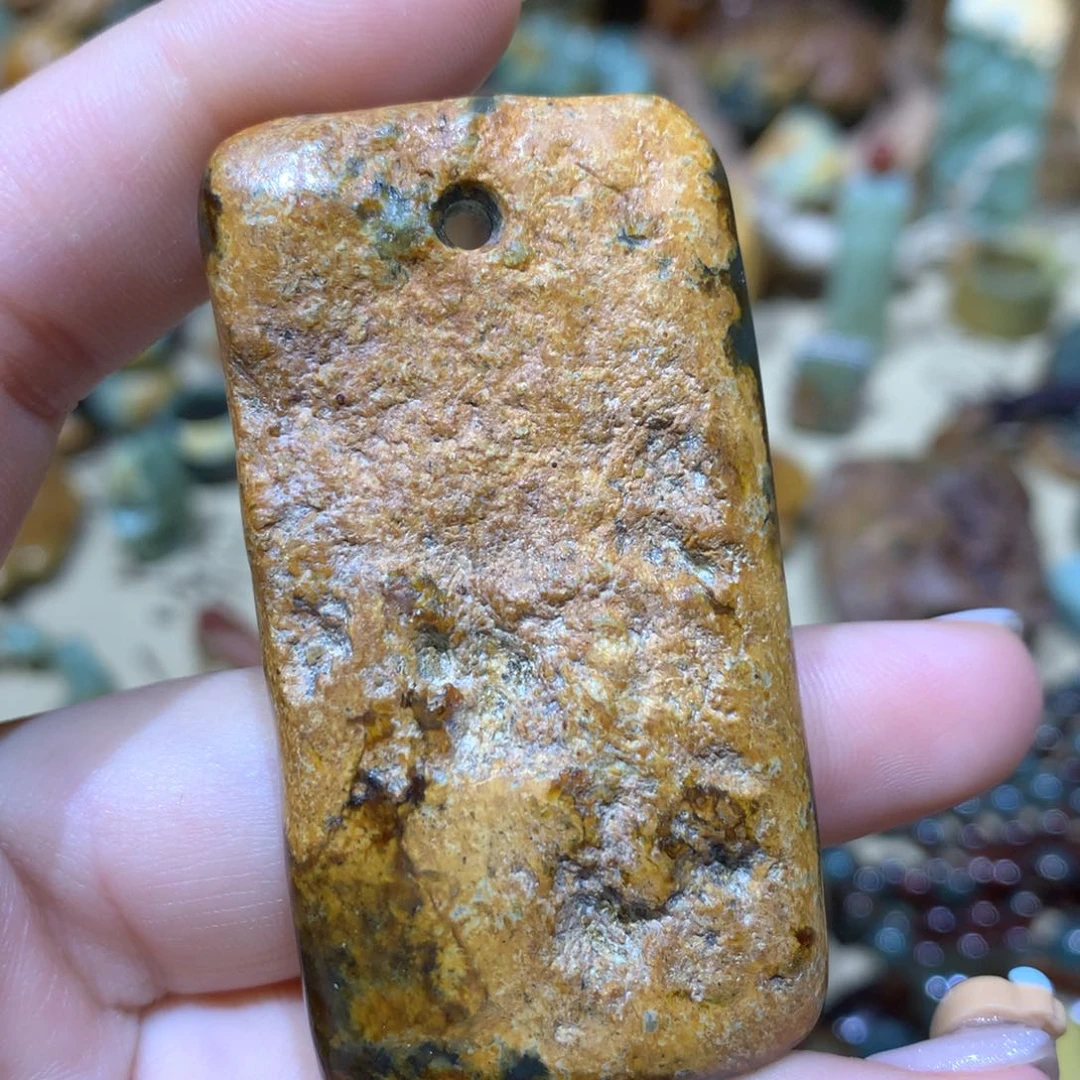 岫岩河磨玉（透闪石质玉）挂件未镶嵌