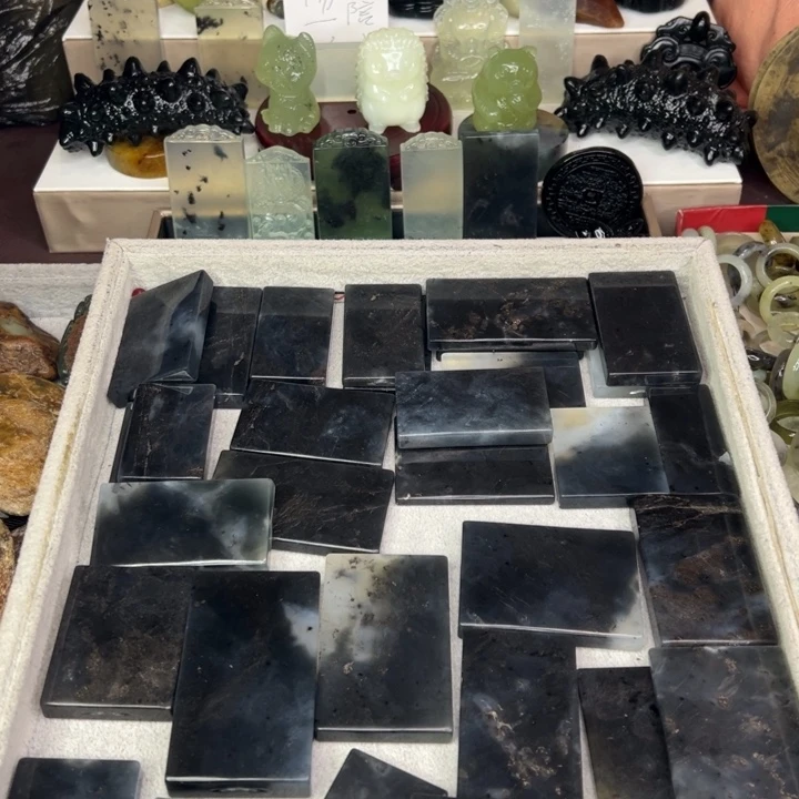 岫玉未镶嵌颈饰水墨无事牌多拿便宜