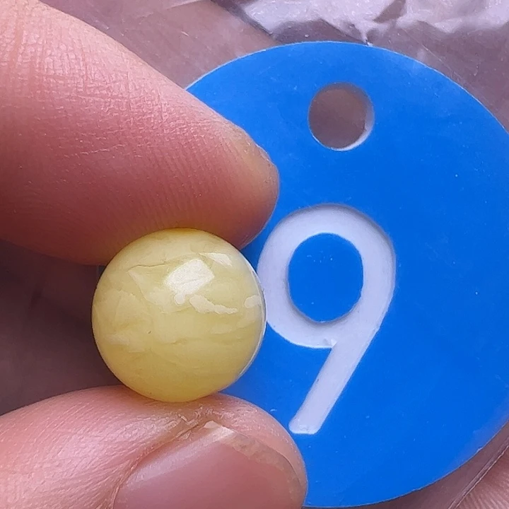 未镶嵌蜜蜡裸石10.6m m