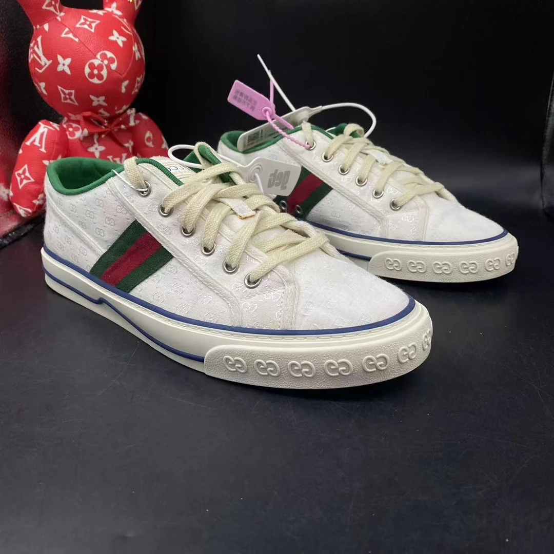 95新 GUCCI/古驰 【AO特惠】41欧码 男士白色帆布1977休闲板鞋ao695