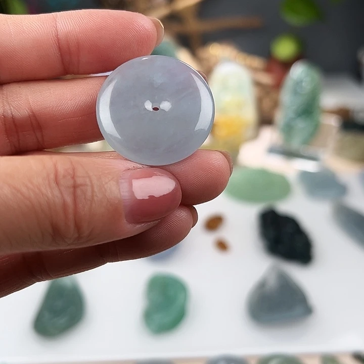 翡翠未镶嵌颈饰平安扣