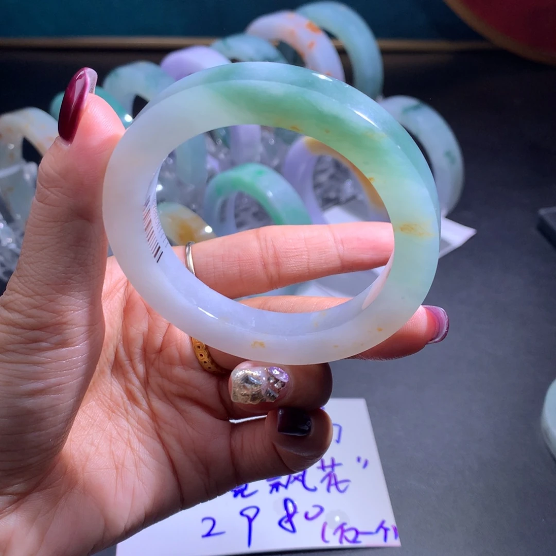 未镶嵌翡翠手镯定制翡翠