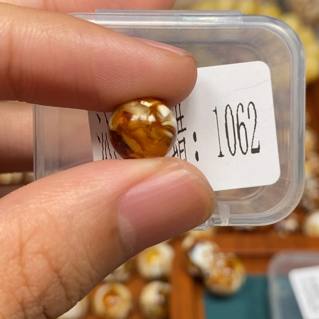 沁色蜜蜡未镶嵌1062