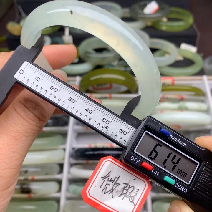 蛇纹石玉未镶嵌手镯1017