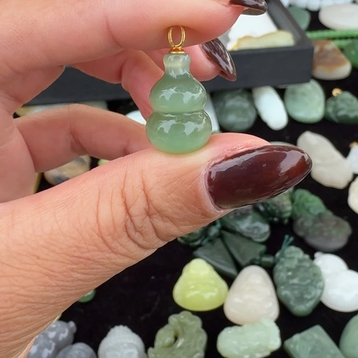 和田玉18K金镶嵌颈饰