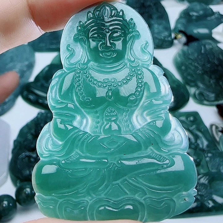 翡翠未镶嵌颈饰多样性发货天然的A货翡翠