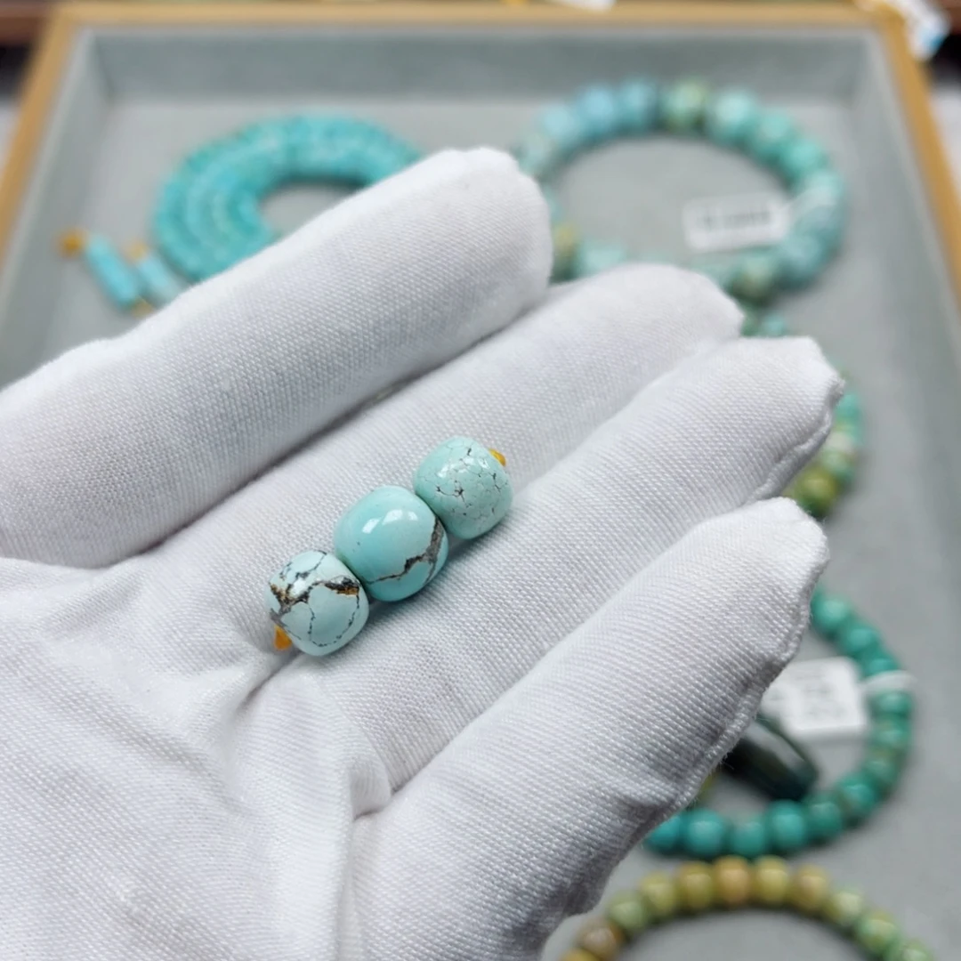 绿松石未镶嵌挂件