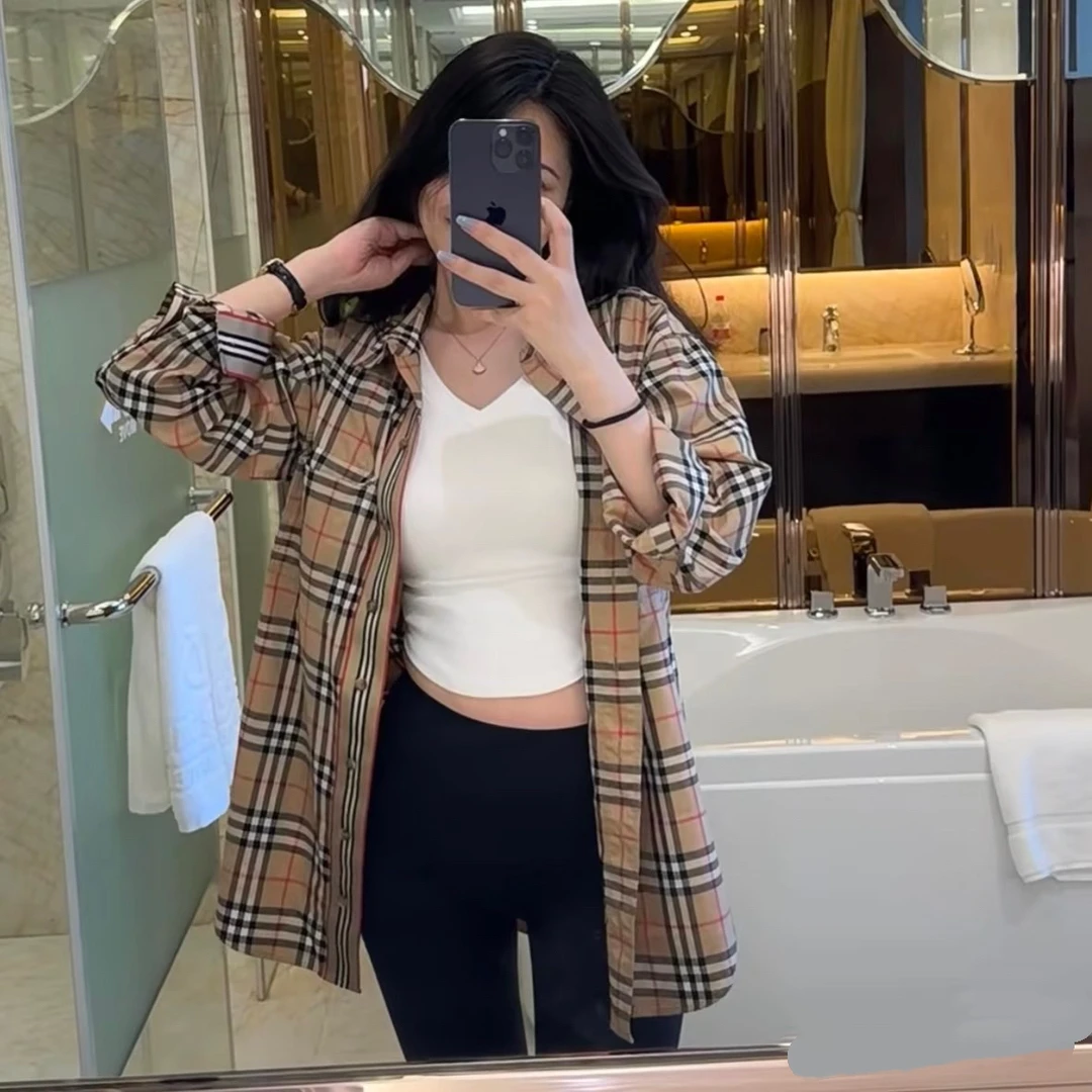 125（海外购）经典女士格纹红条织带衬衫