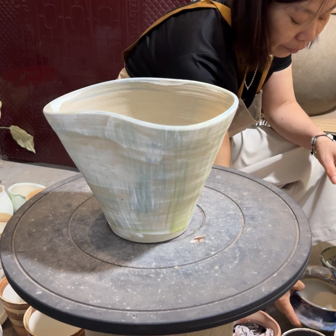 景德镇桌面陶瓷花盆